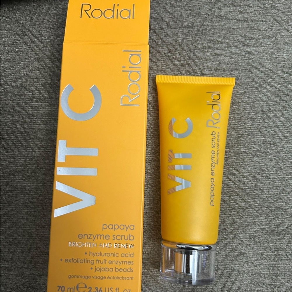 Rodial Vit C Papaya Enzyme Scrub - Yellow
